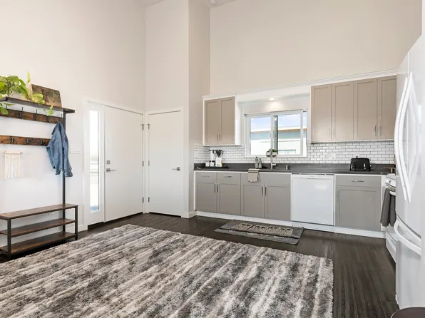 4090 Earthwood Ln, San Luis Obispo, CA 93401
