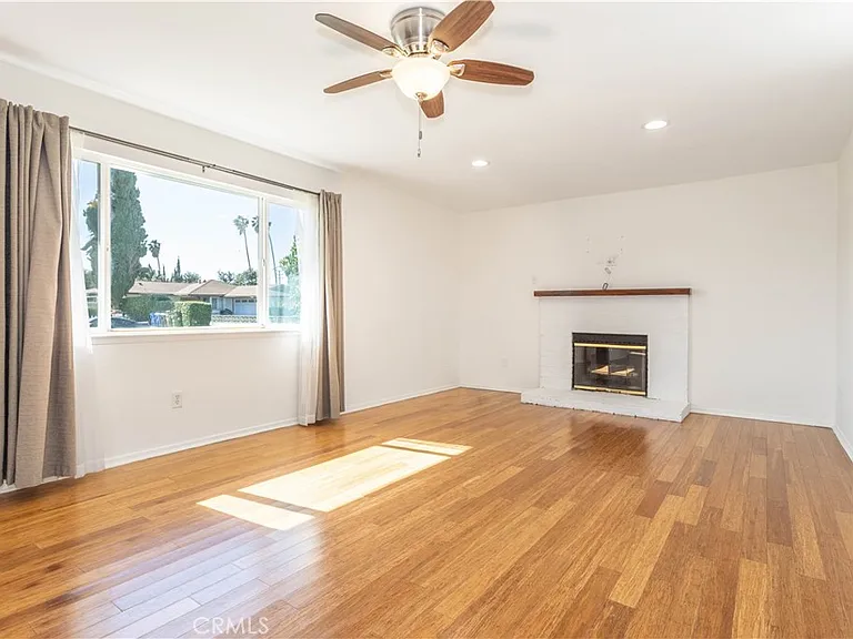 19233 Napa St — Photo 5