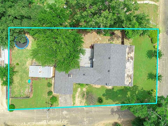 4th image of 404 Jeanette Ave