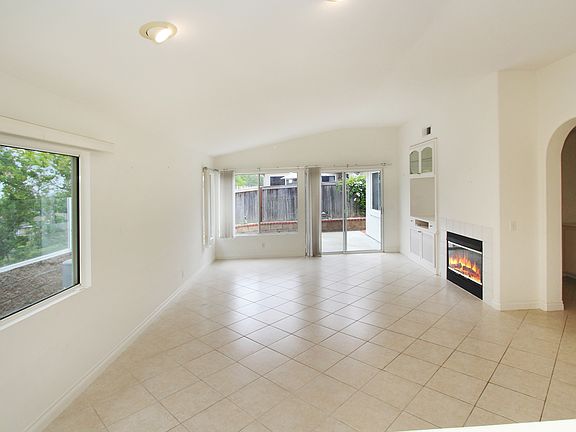 2nd image of 10 Lafayette