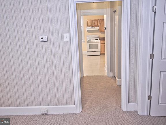 5th image of 219 Dayton St APT 3