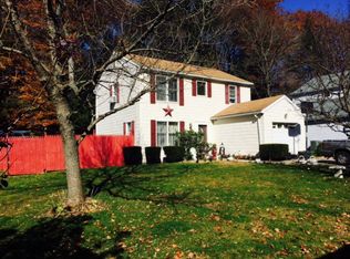 2110 Woodglen Rd, Pottsville, PA 17901