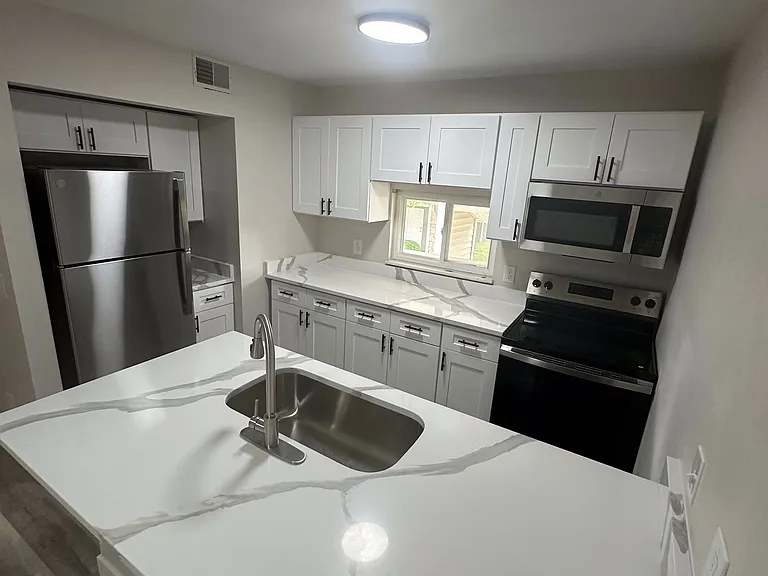 1135 Olive Village Ct — Photo 2