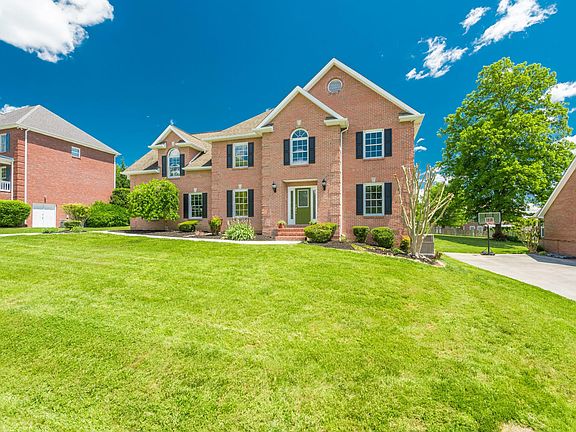 3rd image of 8165 Leclay Dr