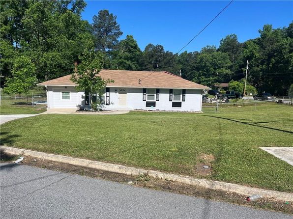 2875 Carriage Ln, College Park, GA 30349