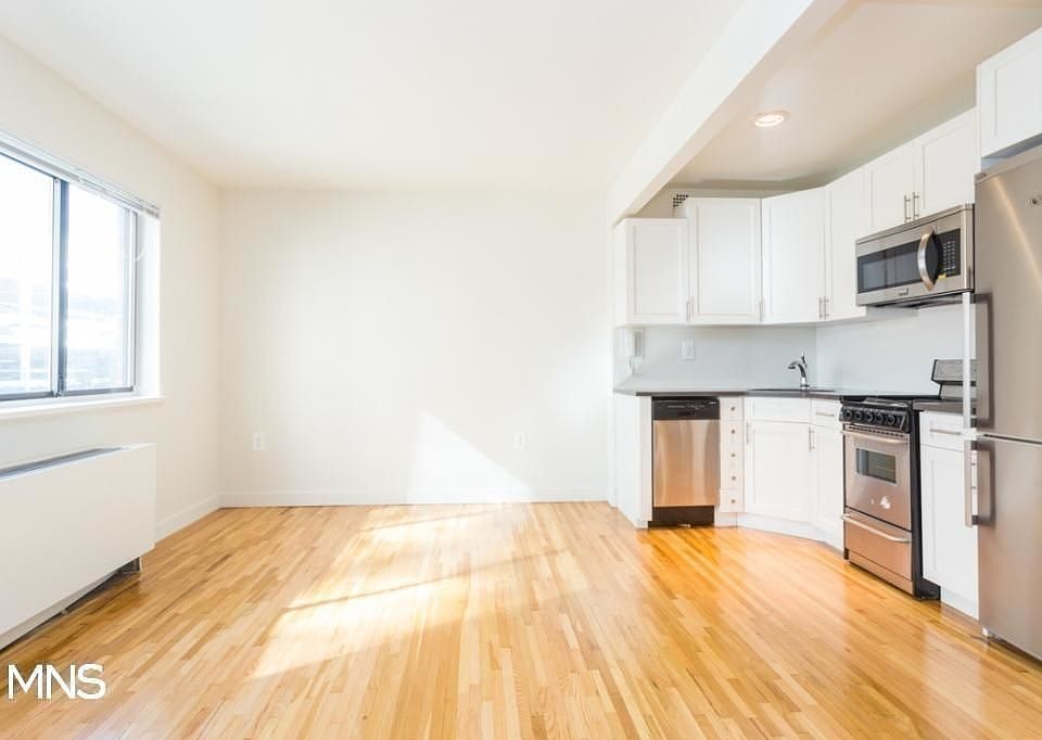 1st image of 345 W 30th St #A5b