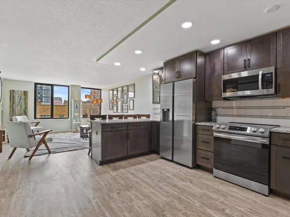 929 North Astor STREET #305, Milwaukee, WI 53202