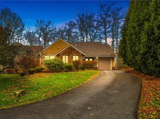 1752 Greenfield Dr, Hidden Valley, PA 15502