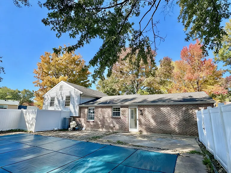 675 Woodgate Rd — Photo 18