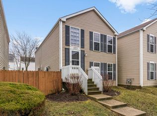 695 Serendipity Dr, Aurora, IL 60504