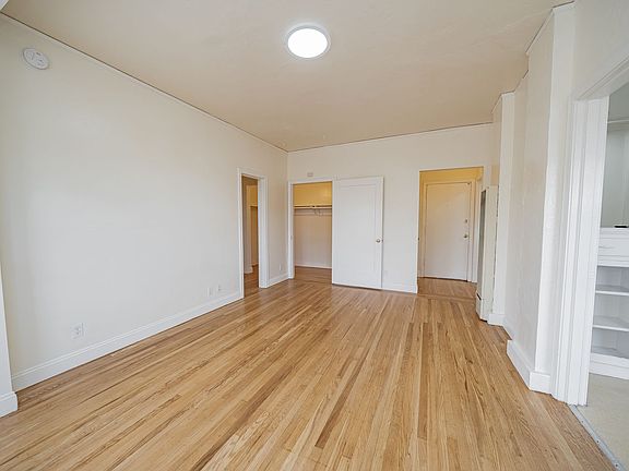4th image of 5527 Shattuck Ave APT 202