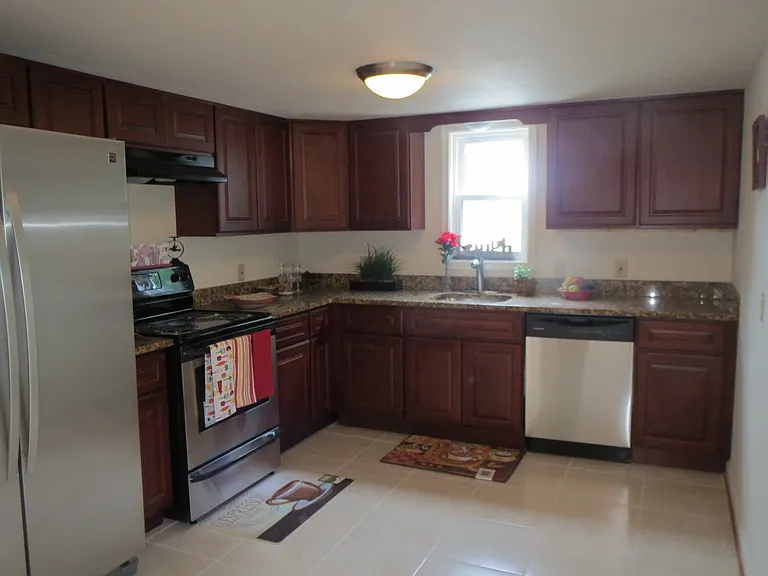 446 W South St #2 — Photo 3