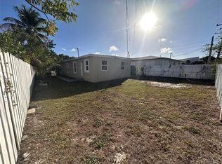 728 SW 6th St #B, Dania, FL 33004