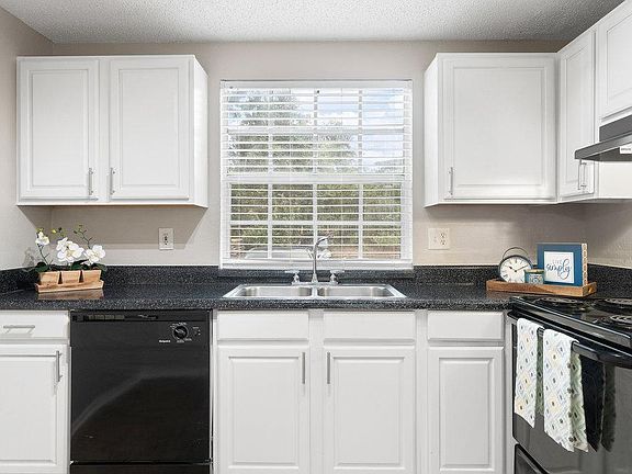 4th image of 6115 N Davis Hwy #38A
