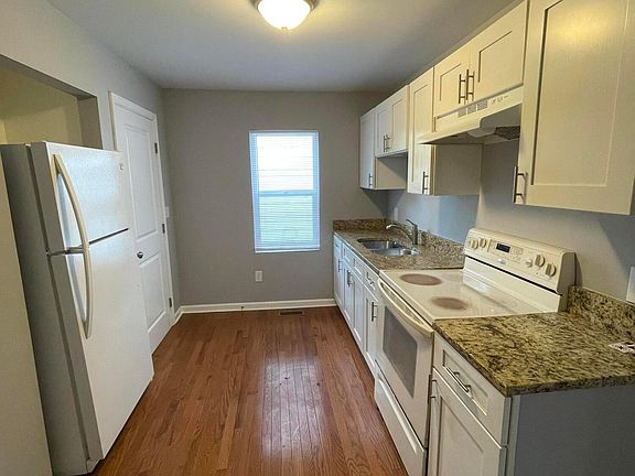 3rd image of 2382 Velma Ave