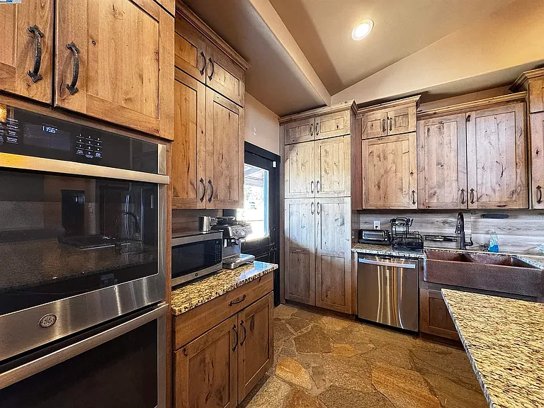 2280 Roan Rd — Photo 25