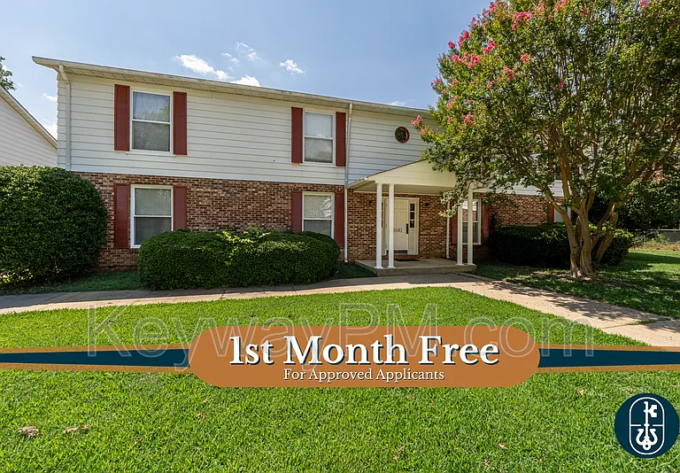 1030 Carriage Dr #D — Photo 1