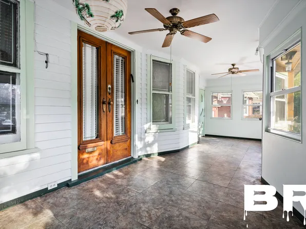 681 Argyle Road image 3 of 25