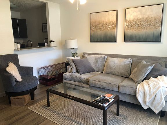 3rd image of 1200 Mariposa Dr Unit 4