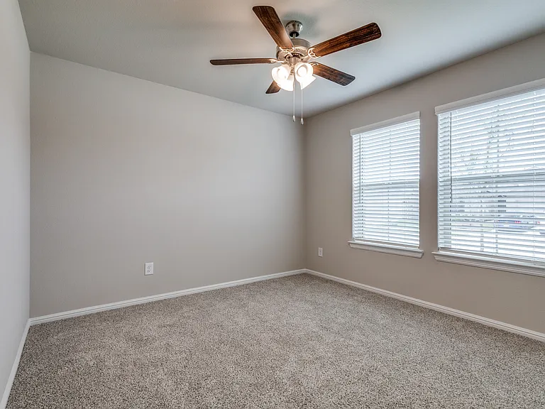 16408 Severn Ln — Photo 7