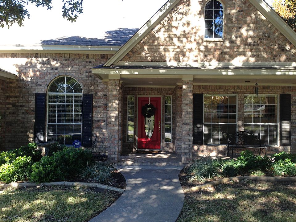 1st image of 2602 Legend Oaks Dr