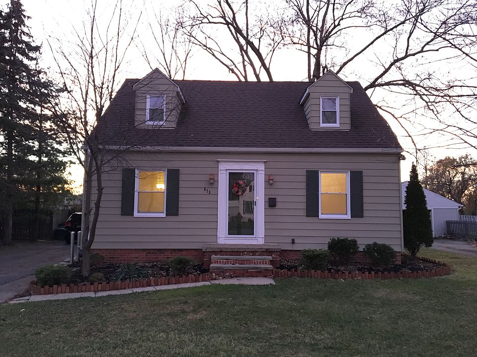 1st image of 675 Longfellow Dr