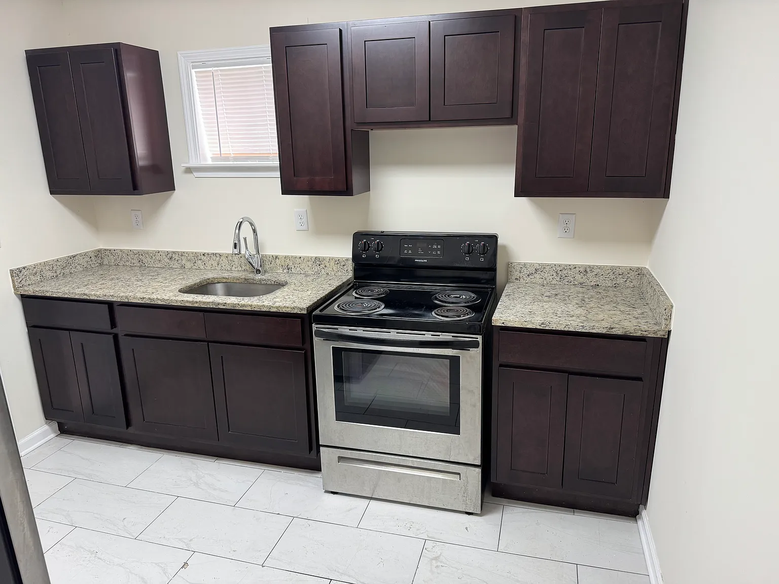 2 bed, 720 sqft, $820 — Photo 1