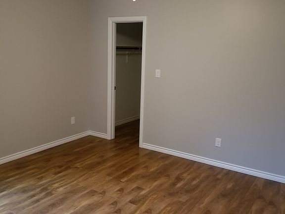 2nd image of 207 SE 12th St