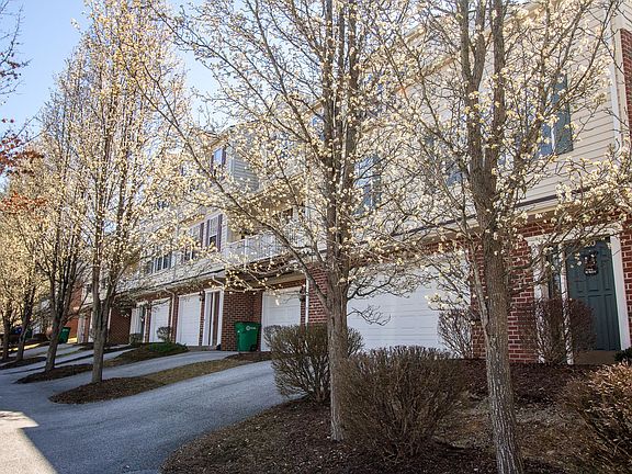 2nd image of 830 Oak Tree Blvd NW