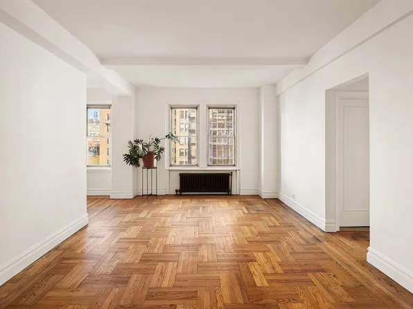 30 5th Avenue image 1 of 14