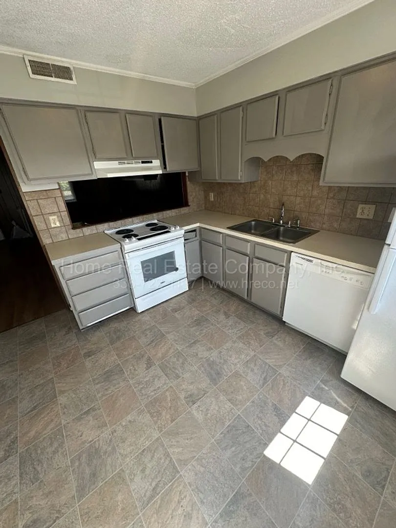 Building Photo - 406 Spaugh St #D
