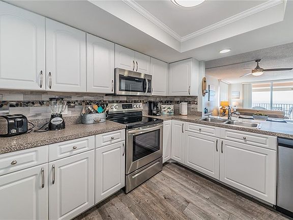 4th image of 20002 Gulf Blvd APT 2801