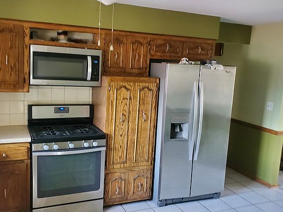 2nd image of 3912 W 99th St