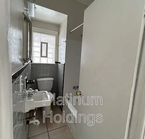 1055 Neville Ave — Photo 4