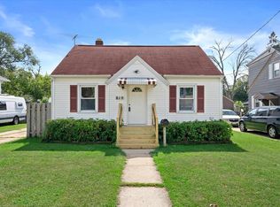 819 Mullet Pl, Green Bay, WI 54304