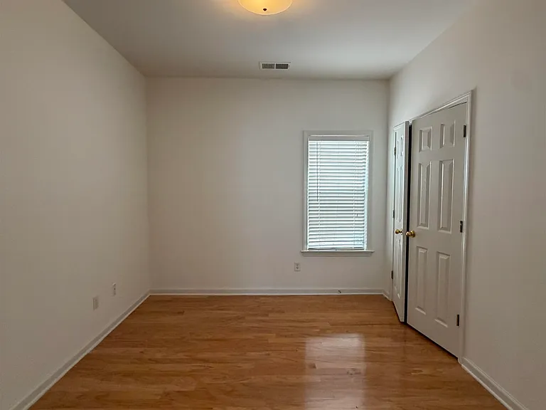 1207 Harbor River Dr — Photo 3