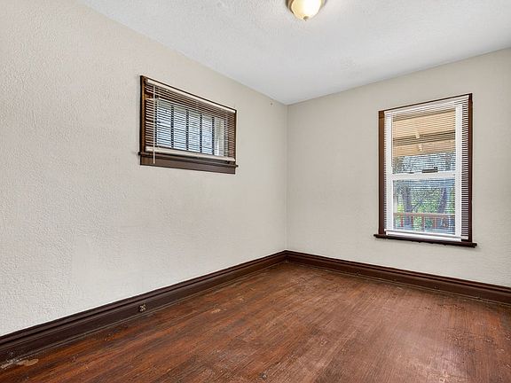 4th image of 5944 Thekla Ave