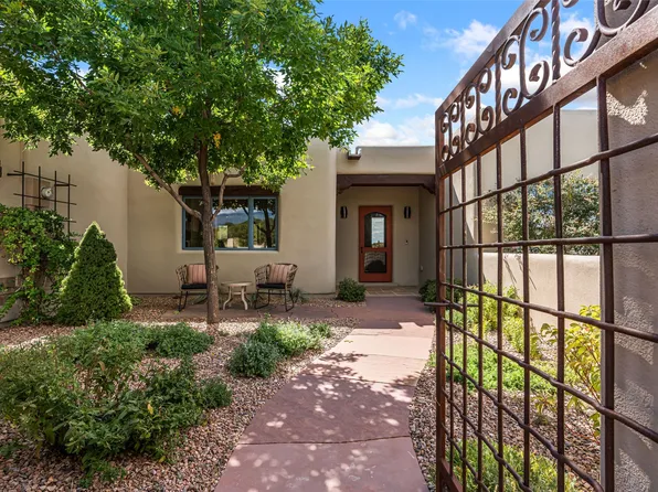 7 Via Diamante, Santa Fe, NM 87506