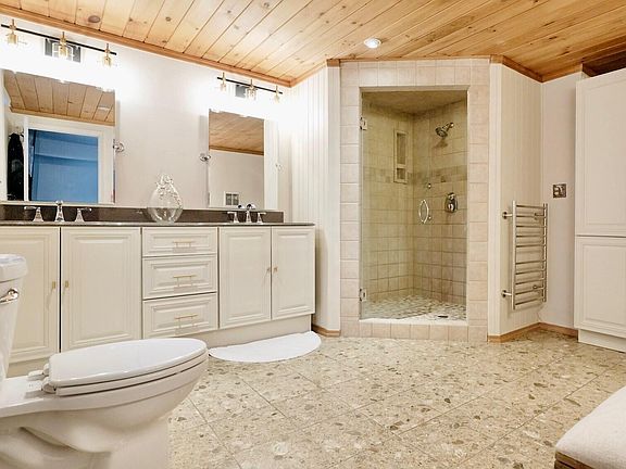 5th image of 142 Algonquin Park Rd