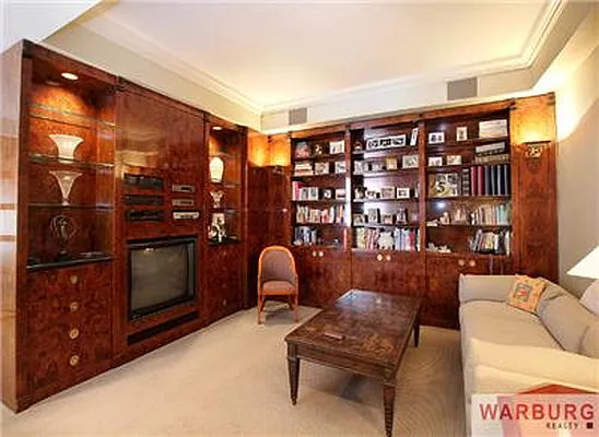 Sold by Warburg | media 5