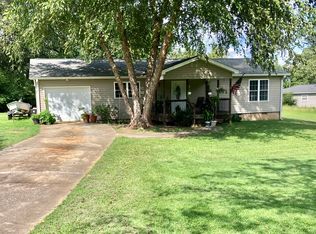 508 Greenbriar Dr, Seneca, SC 29678