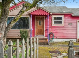 5417 SE Flavel Dr, Portland, OR 97206