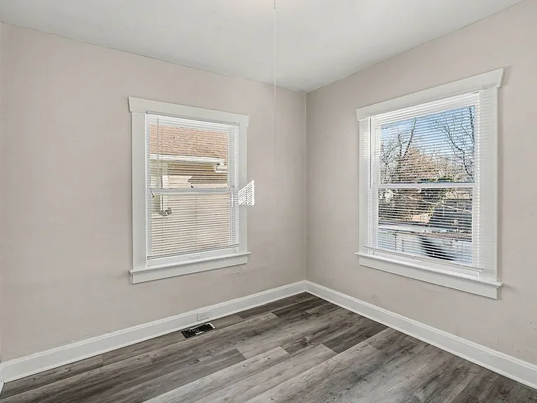 5713 Brooklyn Ave — Photo 5