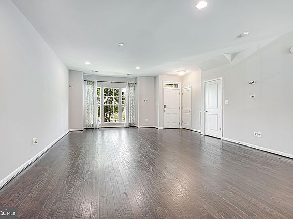 5th image of 213 Almond Dr