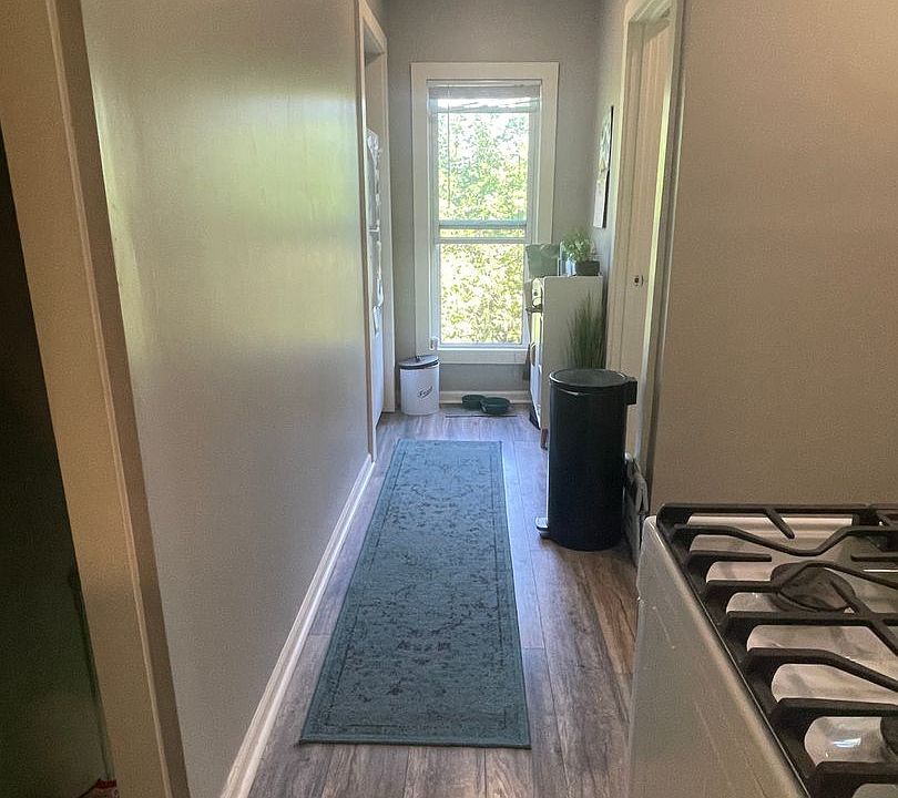 1st image of 1110 Kenwood Pkwy #5