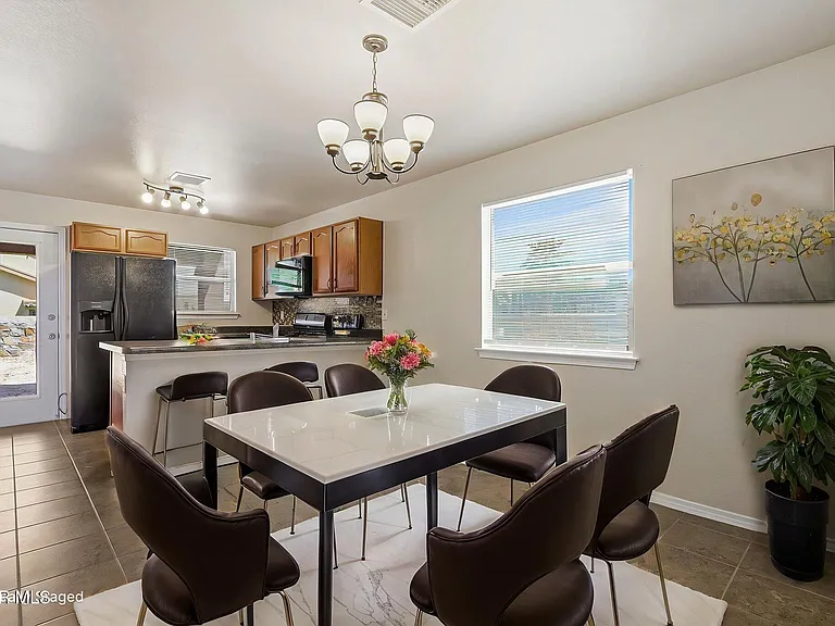 2300 Glitter Point — Photo 3