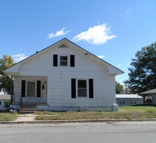 2nd image of 2703 Walnut St