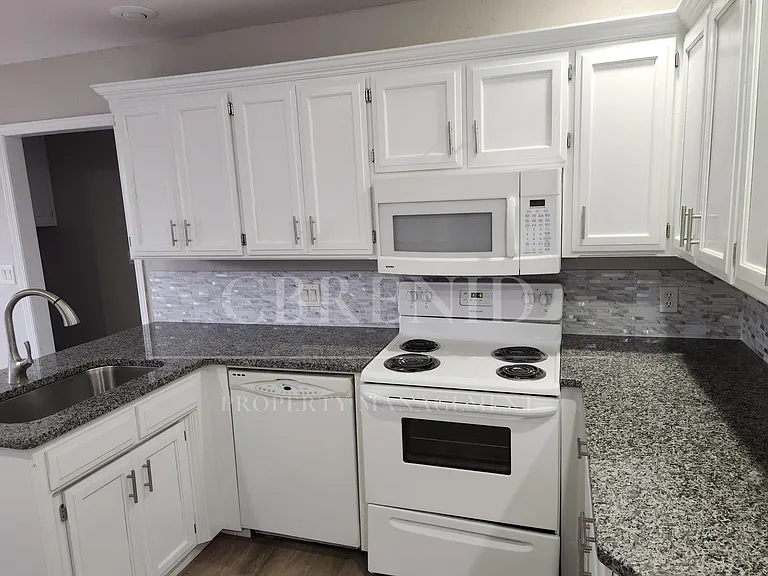 4505 Ponderosa Dr — Photo 6