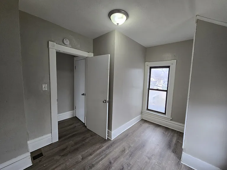 214 Edwards St — Photo 27