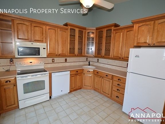 3rd image of 4 Youngs Farm Ct